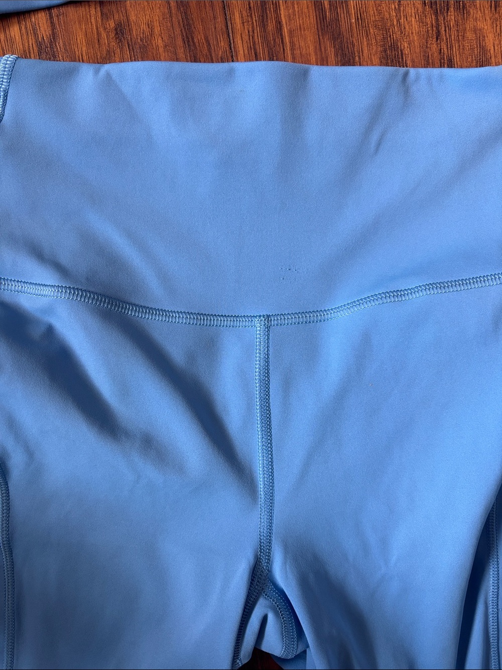 Lululemon Pool Blue Athletic Set - Size 4 -USED - see description - Picture 4 of 7